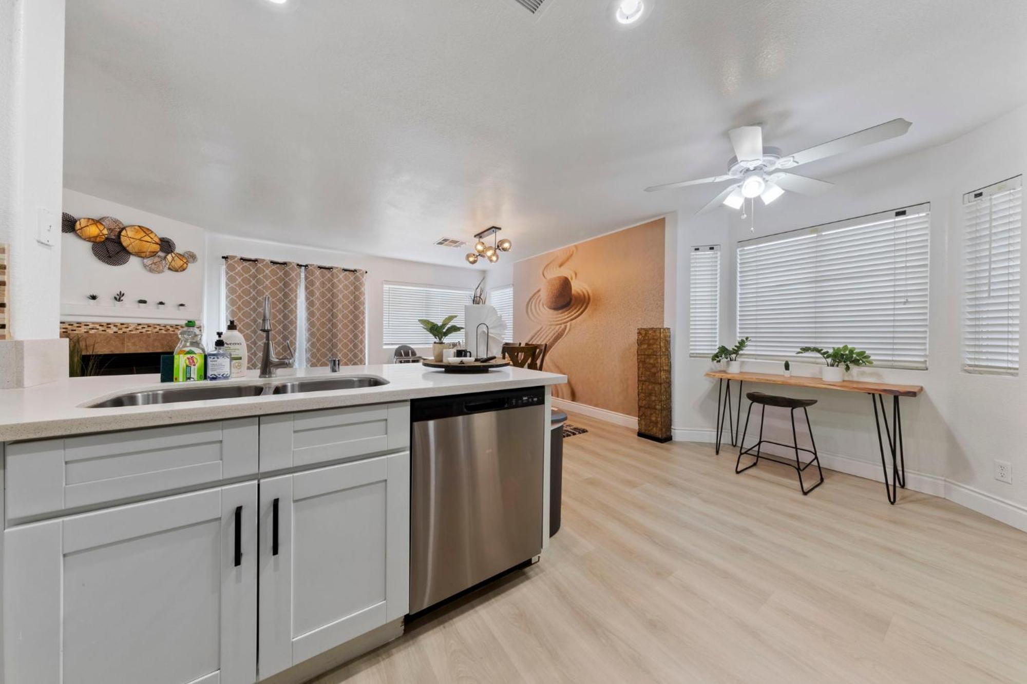 Zen - A Home Away From Home And In Heart Of Las Vegas Buitenkant foto